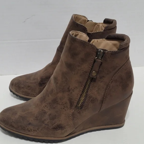 Naturalizer SOUL Haley Wedge Ankle Booties Distressed Brown  7.5M - Picture 2 of 11